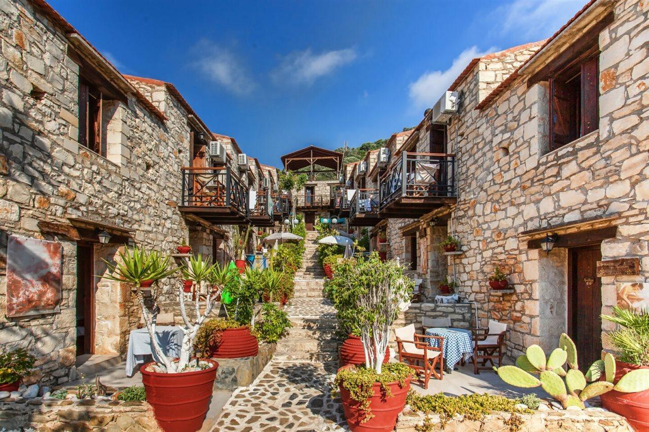 Stone Village Hotel Apartments Bali  ภายนอก รูปภาพ